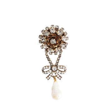 Rhinestone brooch with pearls