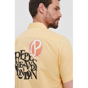 Pepe Jeans Cămașă din bumbac bărbați, culoarea galben, regular ieftina