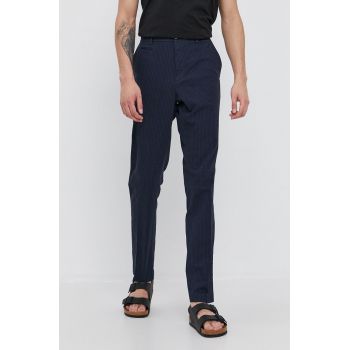Sisley Pantaloni bărbați, culoarea albastru marin, mulat de firma originali