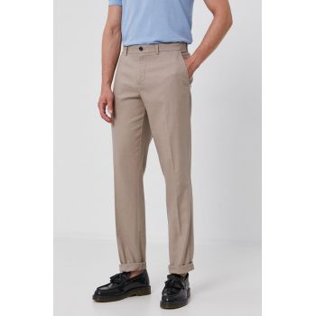 Sisley Pantaloni bărbați, culoarea gri, model drept ieftini