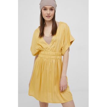 Roxy rochie culoarea galben, mini, evazati de firma originala