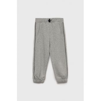 Sisley pantaloni de trening din bumbac pentru copii culoarea gri, neted