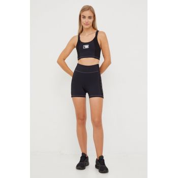LaBellaMafia top și pantaloni scurți de antrenament Unbroken femei, culoarea negru ieftin