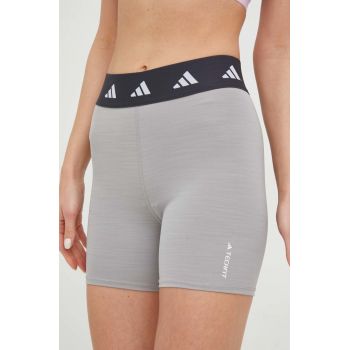 Adidas Performance pantaloni scurți de antrenament Techfit femei, culoarea gri, cu imprimeu, high waist