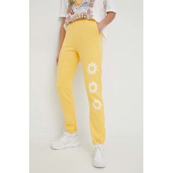 Billabong pantaloni de trening din bumbac X SMILEY femei, culoarea galben, cu imprimeu