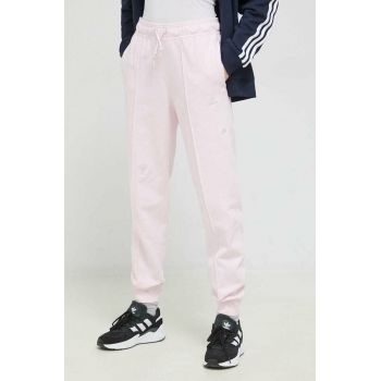 adidas pantaloni de trening din bumbac culoarea roz, cu imprimeu ieftin
