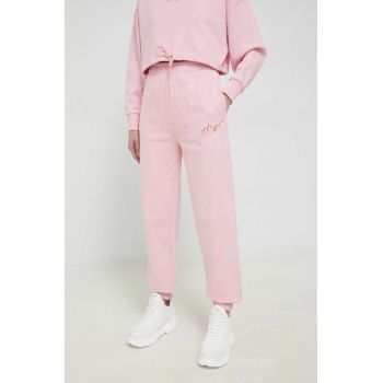 HUGO pantaloni de trening din bumbac culoarea roz, cu imprimeu ieftin