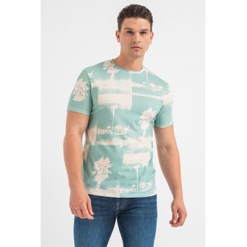 Tricou slim fit cu imprimeu tropical ieftin