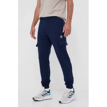 adidas Originals pantaloni de trening culoarea albastru marin, neted