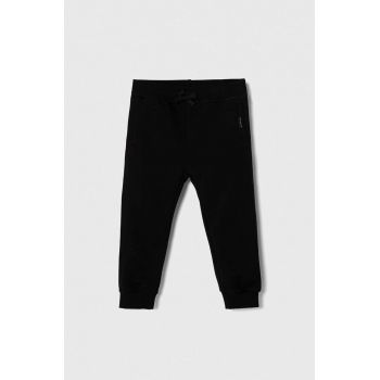 Sisley pantaloni de trening pentru copii culoarea negru, neted