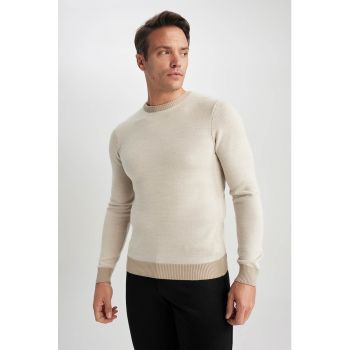 Pulover slim fit din tricot fin