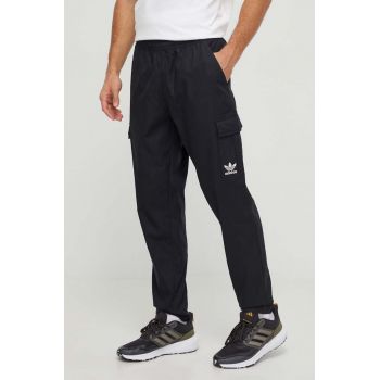 adidas Originals pantaloni de bumbac culoarea negru, cargo IT8175