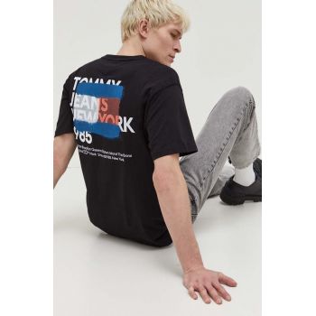 Tommy Jeans tricou din bumbac bărbați, culoarea negru, cu imprimeu DM0DM18271