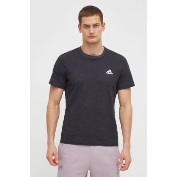 adidas tricou din bumbac bărbați, culoarea gri, cu imprimeu IN7123