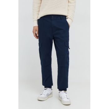 Tommy Jeans pantaloni bărbați, culoarea bleumarin DM0DM18342