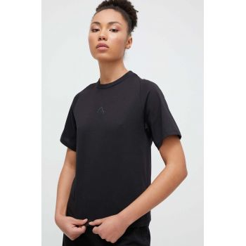 adidas tricou Z.N.E femei, culoarea negru IS3930
