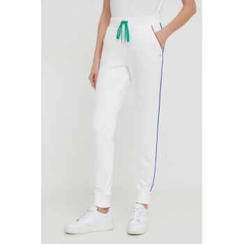 United Colors of Benetton pantaloni de trening din bumbac culoarea alb, neted de firma original