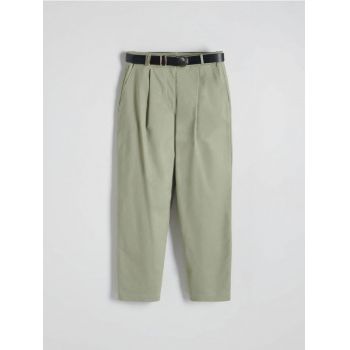 Reserved - Pantaloni chino cu curea - verde-pal
