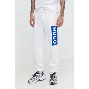 Hugo Blue pantaloni de trening din bumbac culoarea alb, cu imprimeu