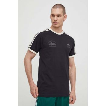 adidas Originals tricou din bumbac bărbați, culoarea negru, cu imprimeu IS1413