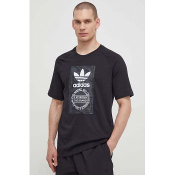 adidas Originals tricou din bumbac bărbați, culoarea negru, cu imprimeu IS0236