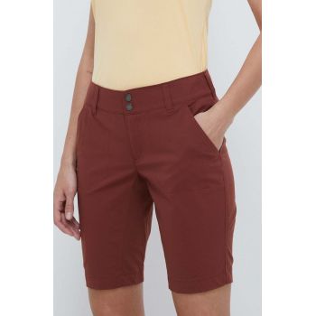 Columbia pantaloni scurți outdoor Saturday Trail femei, culoarea bordo, uni, medium waist 1579881