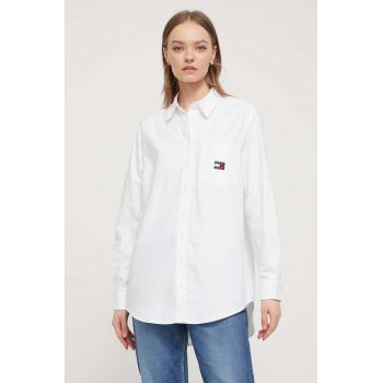 Tommy Jeans cămașă din bumbac femei, culoarea alb, cu guler clasic, relaxed DW0DW17807