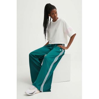 adidas Originals pantaloni de trening culoarea verde, cu imprimeu, IP2960
