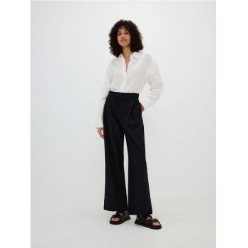 Reserved - Pantaloni cu croi larg și conținut ridicat de in, cu pense - negru