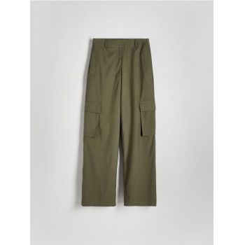 Reserved - Pantaloni cu buzunare cargo - verde