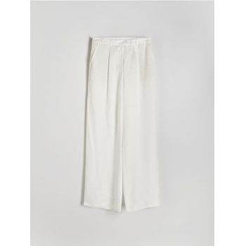 Reserved - Pantaloni cu conținut ridicat de in și adaos de viscoză - alb