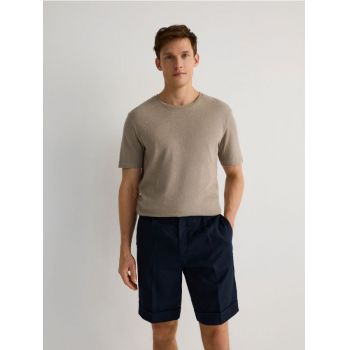Reserved - Pantaloni scurți regular din in - bleumarin