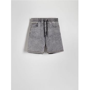 Reserved - Pantaloni scurți jogger, din denim - gri deschis