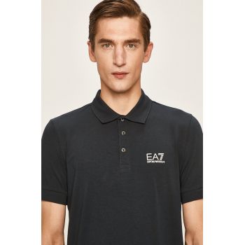 EA7 Emporio Armani Tricou Polo bărbați, culoarea albastru marin, material neted ieftin