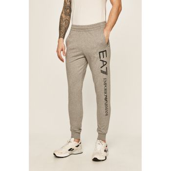 EA7 Emporio Armani Pantaloni 8NPPC1.PJ05Z bărbați, culoarea gri, cu imprimeu la reducere