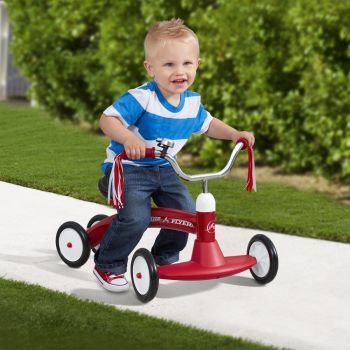 Cvadriciclu fara pedale Radio Flyer Scoot About ieftin