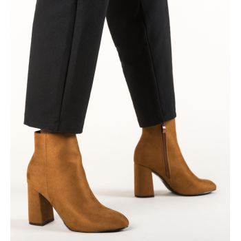 Botine Fekra Camel