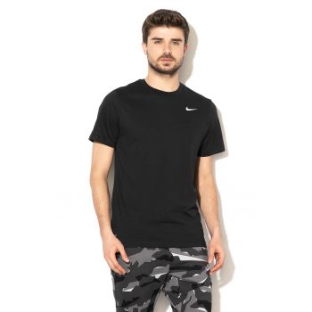 Tricou cu tehnologie Dri-Fit si decolteu la baza gatului pentru fitness