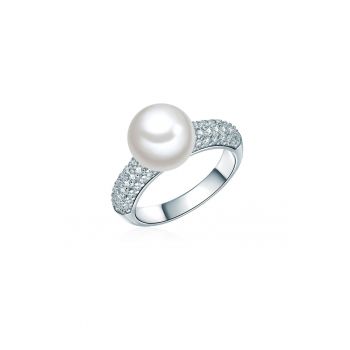 Inel decorat cu perle organice si cu cristale din zirconia