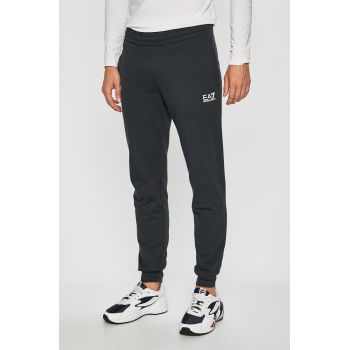 EA7 Emporio Armani Pantaloni bărbați, culoarea albastru marin, material neted de firma originali