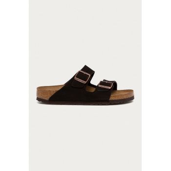 Birkenstock papuci din piele Arizona femei, culoarea maro, 951313