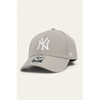47brand șapcă MLB New York Yankees B-MVP17WBV-GYC ieftina