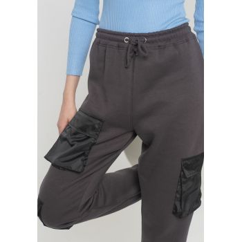 Pantaloni sport cu talie inalta si buzunare aplicate