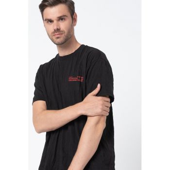 Tricou cu decolteu la baza gatului Alteration la reducere