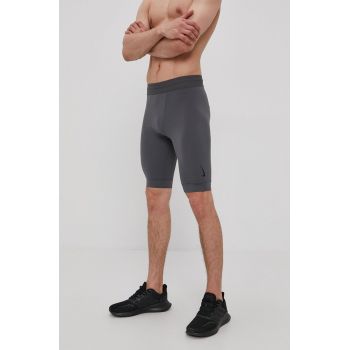Nike Pantaloni scurți bărbați, culoarea gri