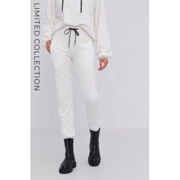 Answear Lab Pantaloni ECO femei, culoarea crem, model drept, medium waist