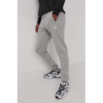 Adidas Originals Pantaloni H34659 bărbați, culoarea gri, material neted