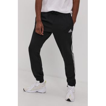 Adidas Pantaloni GK8821 bărbați, culoarea negru, cu imprimeu ieftini