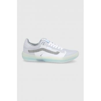 Vans Pantofi culoarea gri, cu toc plat