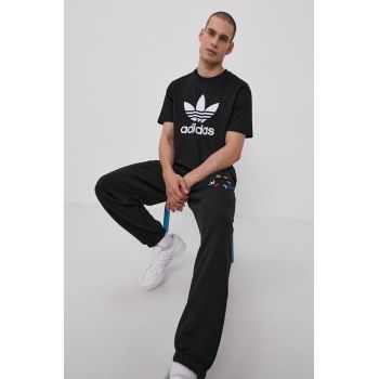 Adidas Originals Tricou din bumbac H06642 culoarea negru, cu imprimeu